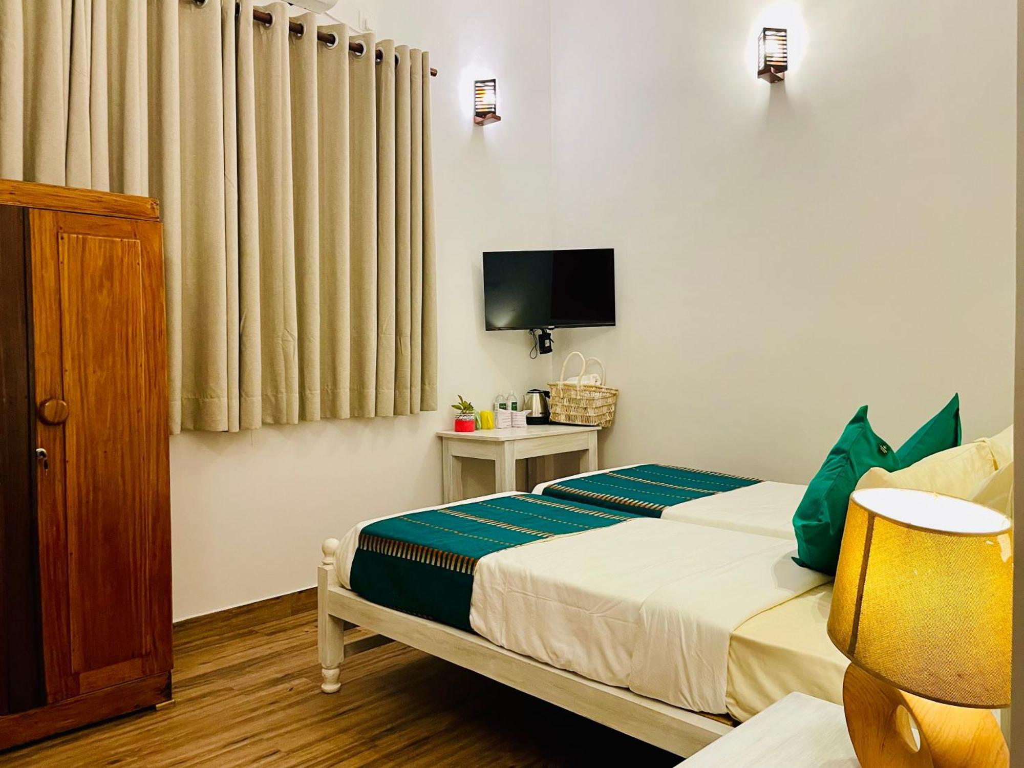 Ayur Ayur White Sail Villa Dalupotha Buitenkant foto