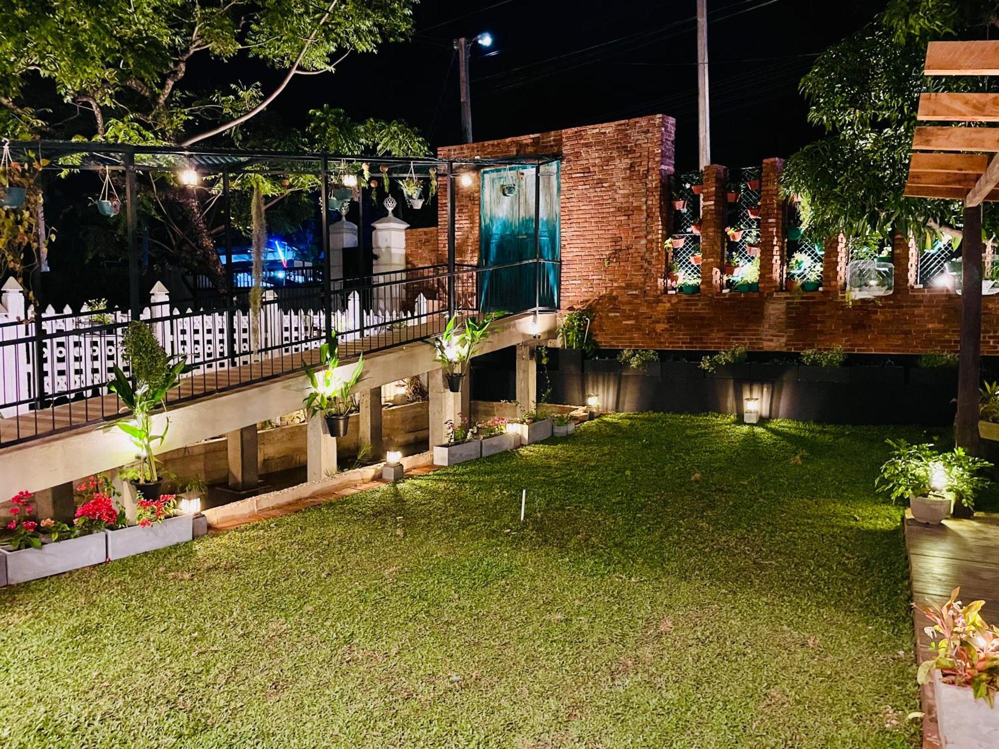 Ayur Ayur White Sail Villa Dalupotha Buitenkant foto