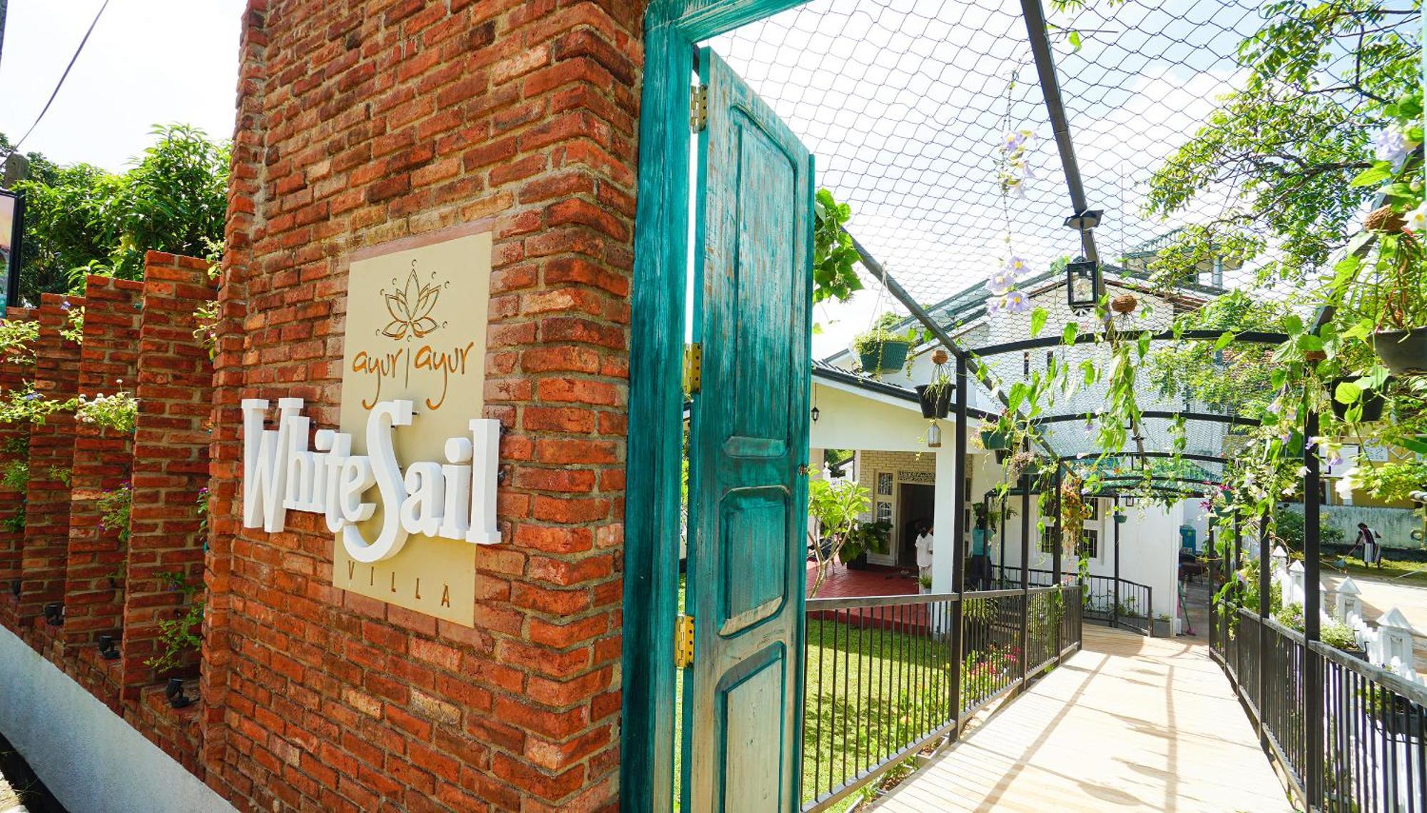 Ayur Ayur White Sail Villa Dalupotha Buitenkant foto